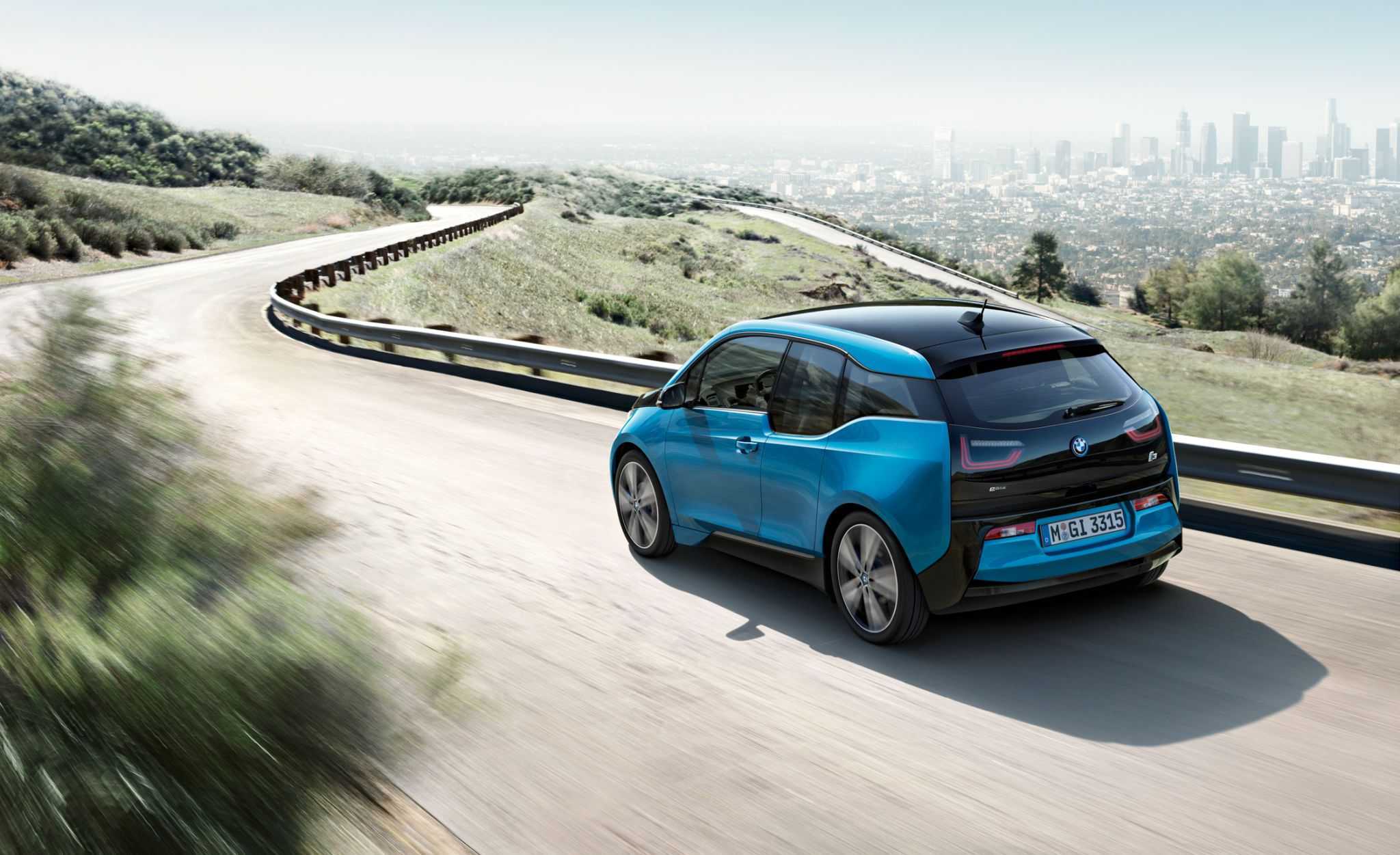 Bmw i3 с новой батареей стал дешевле в россии