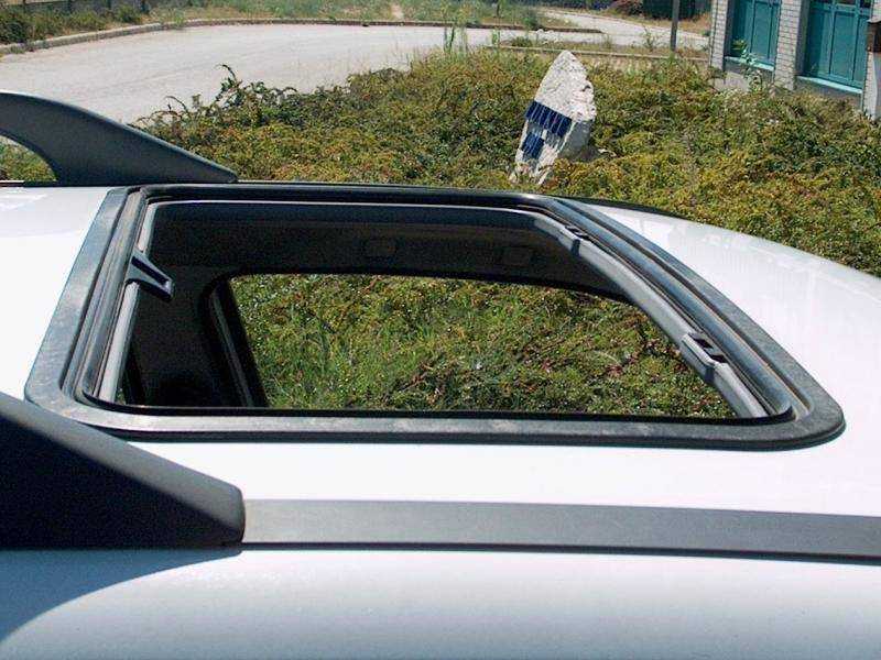 Ремонт и замена люка автомобиля