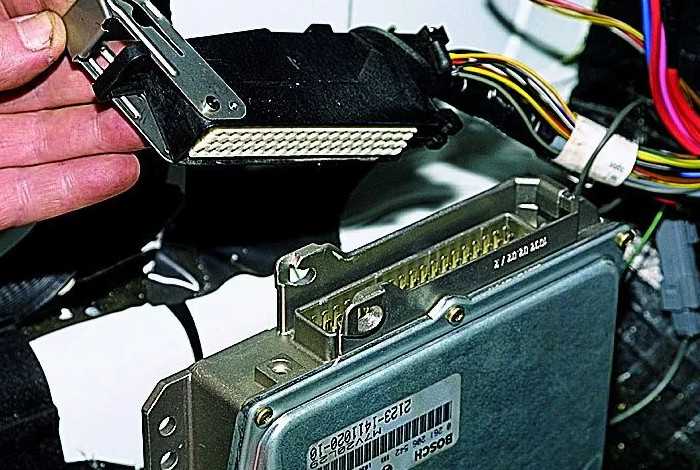 Особенность контроллера ме17.9.71 21230-1411020-50 автомобиля нива шевроле