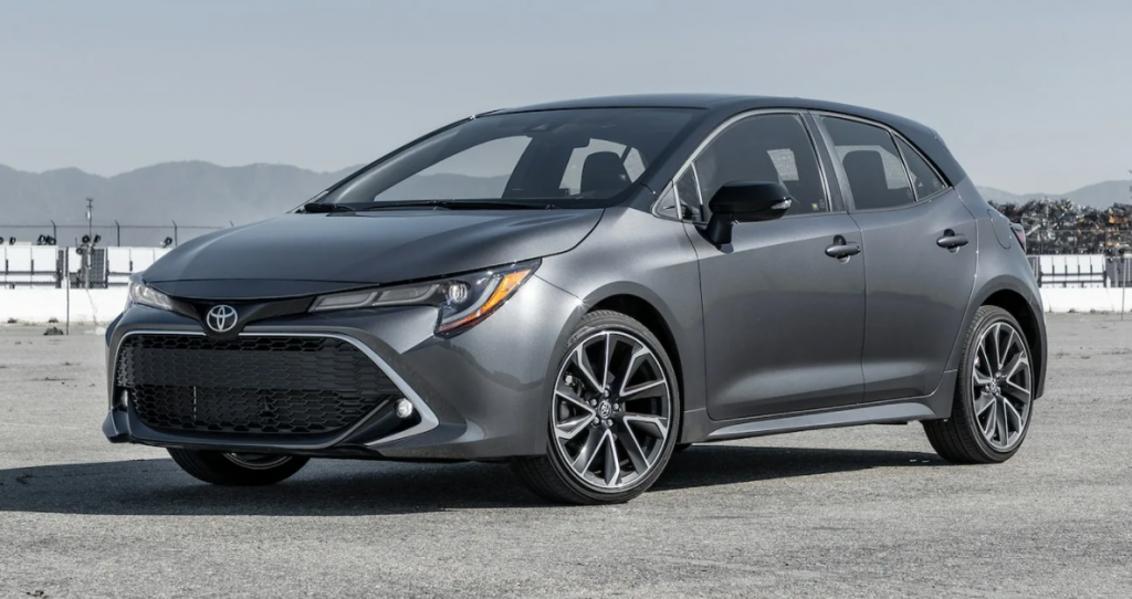 Toyota corolla hybrid 2021: полный обзор, фото. характеристики, отзывы