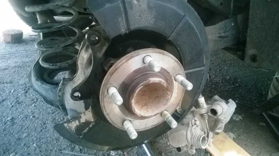 Задний ступичный подшипник на mazda 3