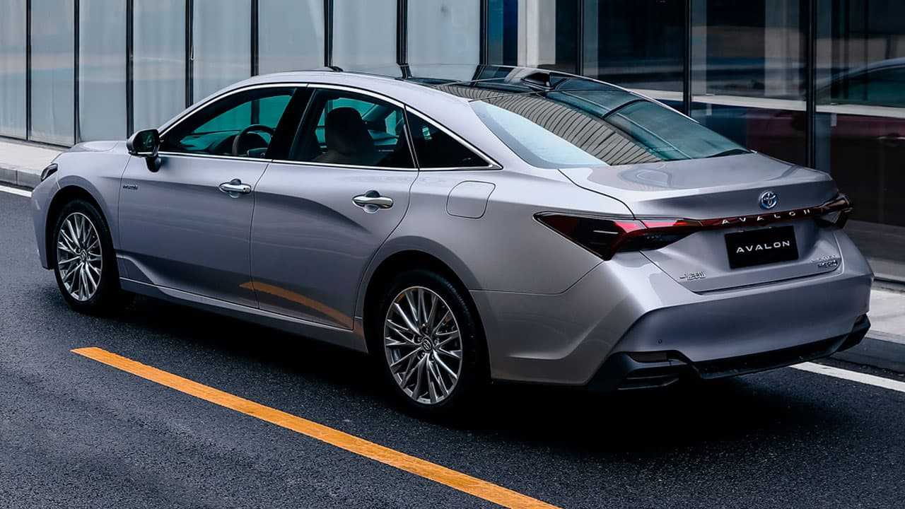 Обзор toyota avalon hybrid limited 2019: идеально подходит для работы или отдыха - автомобильный блог